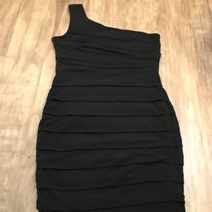 Black ruched dress